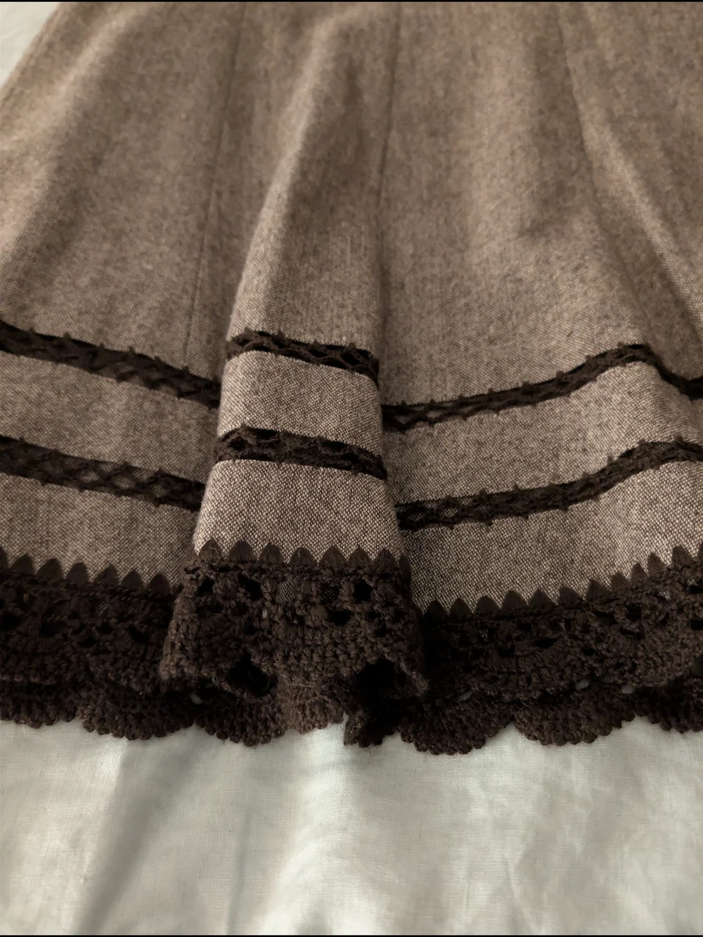 Talbots Wool Silk Blend Midi Skirt Brown Crochet Lace Hem A-Line Lined Size 8